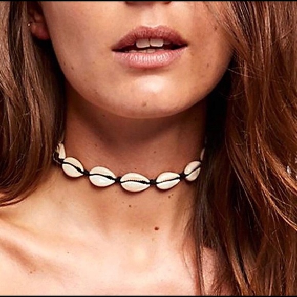 Jewelry - BOHO Cowrie Shell Choker Necklace NWT